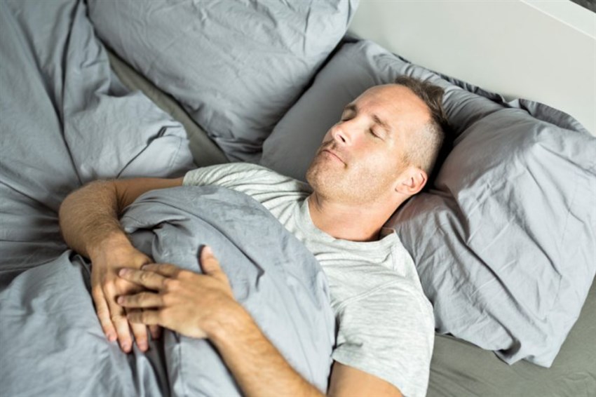 آیا به پهلو خوابیدن بعد از عمل بینی ضرر دارد؟